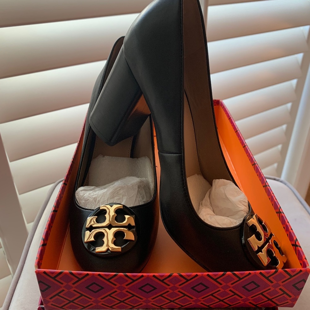 Tory Burch black pumps size 6